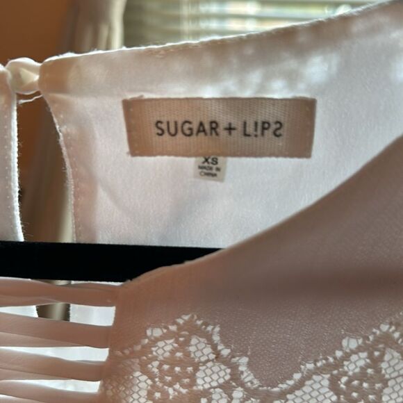 🦋SUGAR +lips White Lace boho bell sleeves fully lined strappy V- Neck SZ XS - Picture 5 of 15